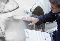 Kim jest i kiedy pomaga rzeczoznawca samochodowy?