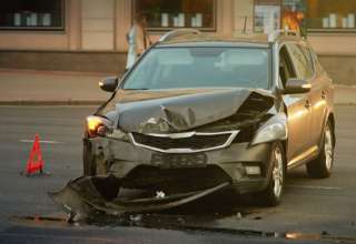 Miałeś wypadek i sprawca uciekł? Zobacz, jakie kroki należy podjąć